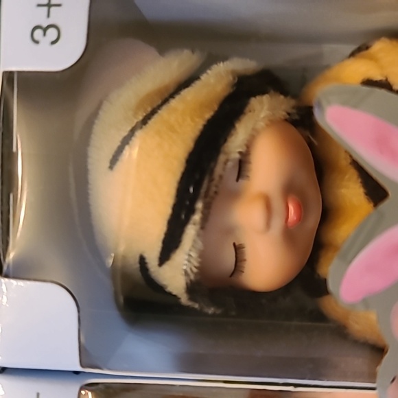 Six Doll Set. - Picture 7 of 8